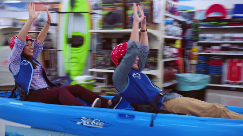 Hobie Kayak Used by America Ferrera & Ben Feldman in Superstore S06E15 TV Series (2)