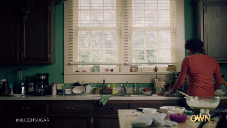 Joy Ultra Dishwashing Liquid in Queen Sugar S05E05 May 19, 2020 (2021)