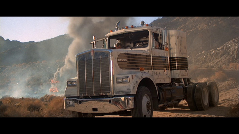 Kenworth W-900 B Truck in Licence To Kill (1989)