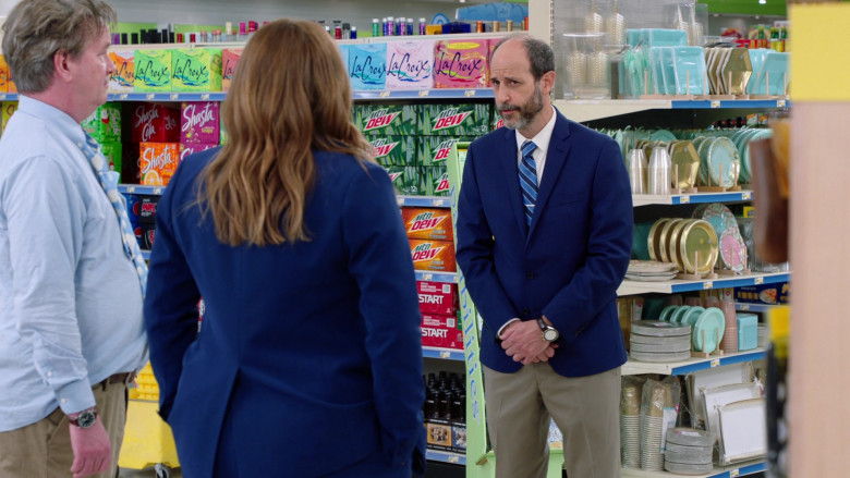 LaCroix, Shasta and Mountain Dew Soda Drinks in Superstore S06E12 Customer Satisfaction (2021)