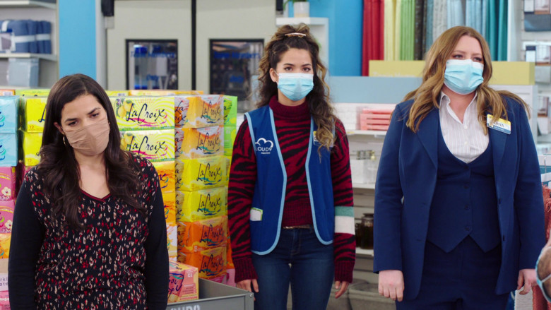 LaCroix Sparkling Water Packs in Superstore S06E14 TV Show (Product Placement) 2021 (4)