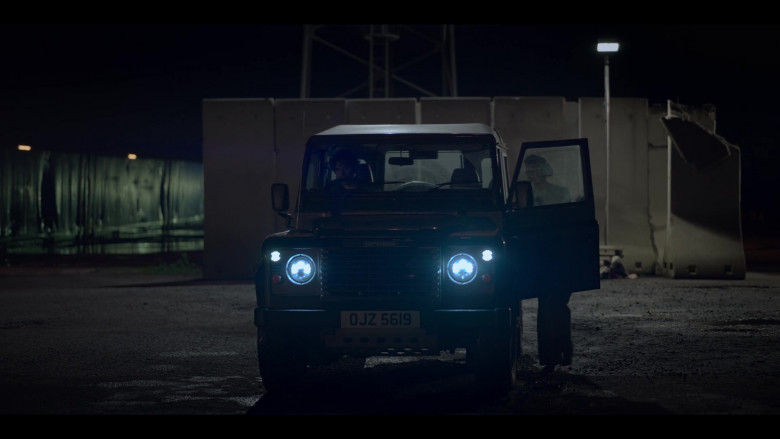 Land Rover Defender SUV in The One S01E02 (1)