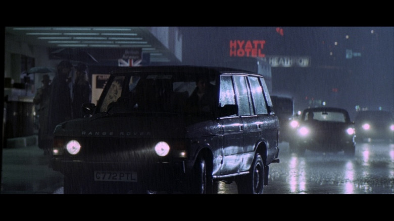 Land-Rover Range Rover Series I Car and Hyatt Hotel in The Hunt for Red October (1990)