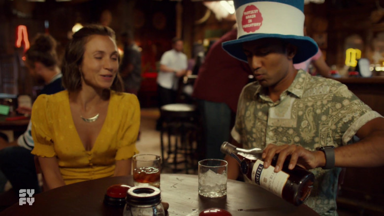 Martell Cognac Enjoyed by Cast Members in Wynonna Earp S04E09 TV Show (1)