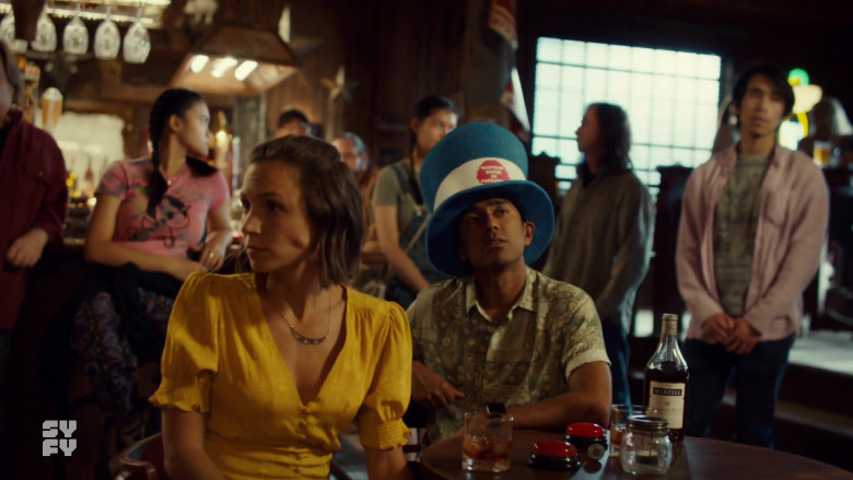 Martell Cognac Enjoyed by Cast Members in Wynonna Earp S04E09 TV Show (2)