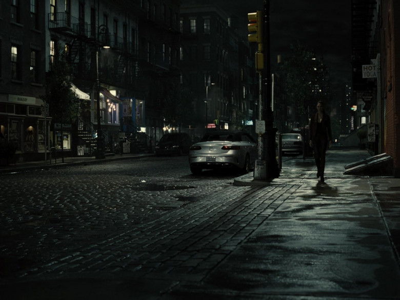 Mercedes-Benz C-Class Convertible Car in Zack Snyder's Justice League Movie (3)