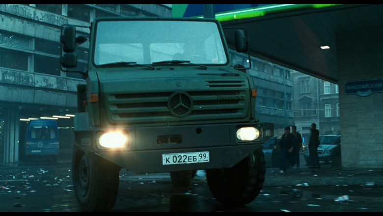 Mercedes-Benz Unimog U1300 in A Good Day to Die Hard (2013)