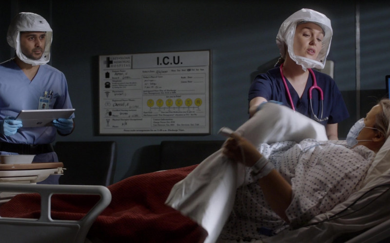 Microsoft Surface Laptop in Grey's Anatomy S17E07 Helplessly Hoping (2021)