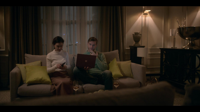 Microsoft Surface Laptop in The One S01E04 (2021)