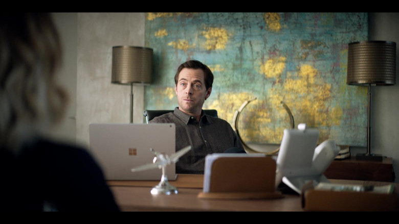 Microsoft Surface Notebook in The One S01E07 (2021)