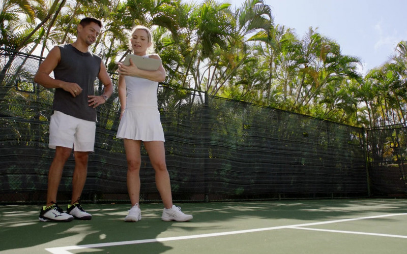 Mizuno Wave Exceed Tennis Court Shoes of Jay Hernandez as Thomas Magnum in Magnum P.I. S03E11