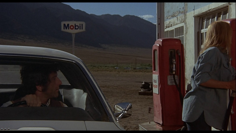 Mobil in Vanishing Point (1971)