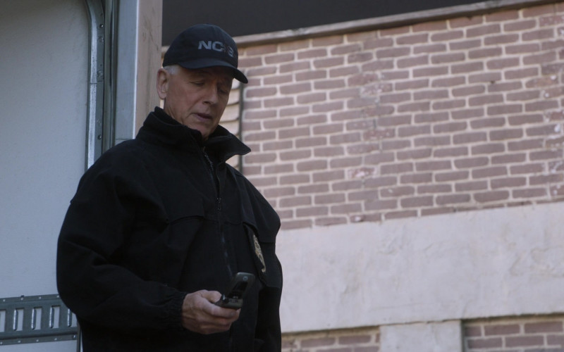 Motorola Flip Mobile Phone of Mark Harmon as Leroy Jethro Gibbs in NCIS S18E09 Winter Chill (2021)