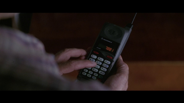 Motorola MicroTAC DPC650 Cell Phone in Mercury Rising (1998)