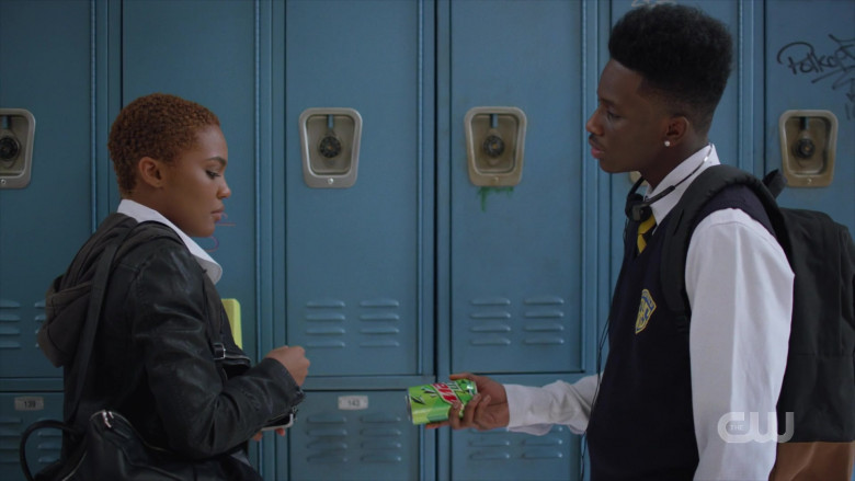 Mountain Dew Soda Drinks Enjoyed by Actors in Black Lightning S04E04 TV Show (1)