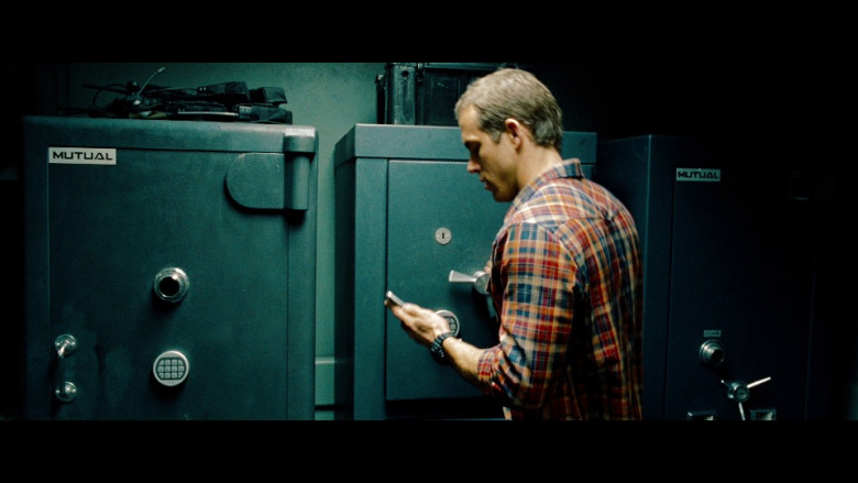 Mutual Safes in Safe House (2012)