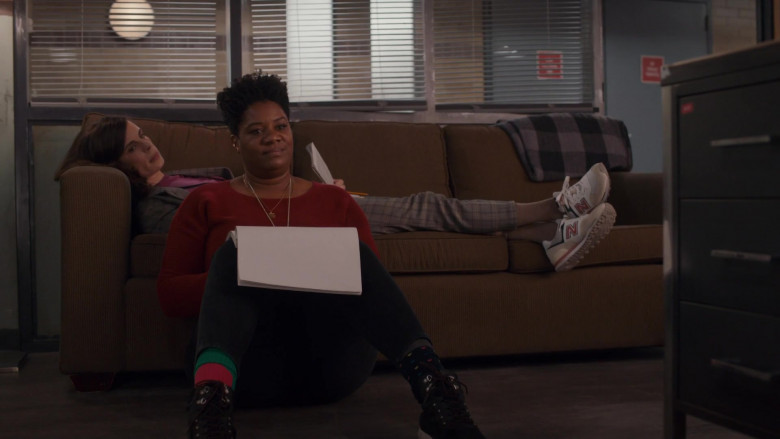 New Balance 574 Sneakers of Cast Member Meredith MacNeill as Sam Wazowski in Pretty Hard Cases S01E08 TV Show (3)