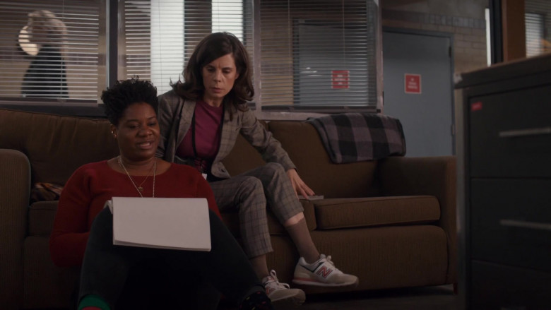 New Balance 574 Sneakers of Cast Member Meredith MacNeill as Sam Wazowski in Pretty Hard Cases S01E08 TV Show (4)