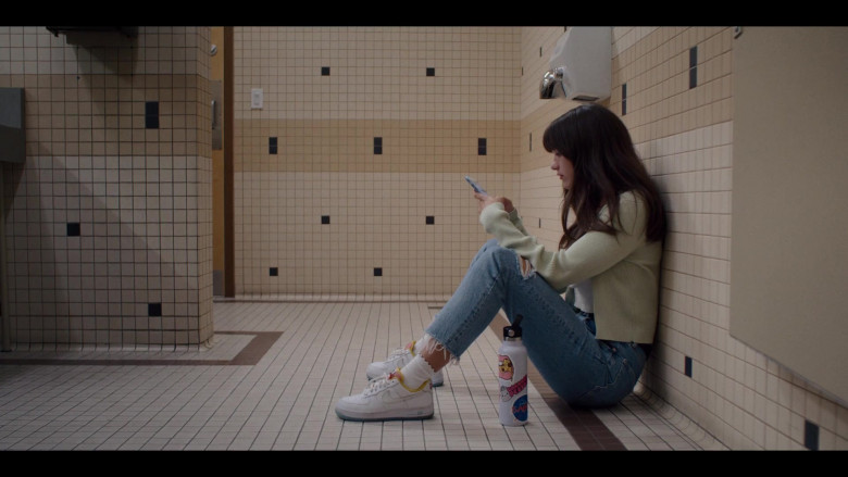 Nike Air Force 1 Sneakers of Chloe East as Naomi in Generation S01E02 Dickscovery (2021)