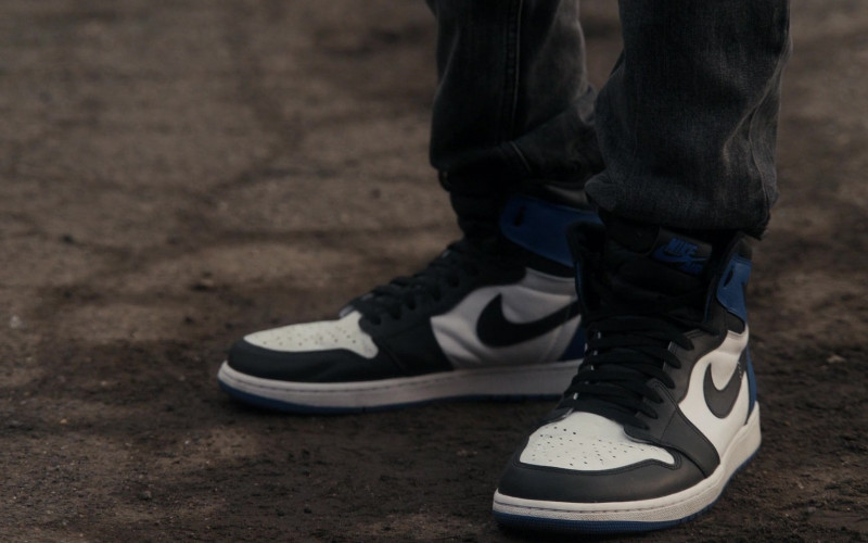 Nike Air Jordan 1 Retro High OG ‘Fragment' Sneakers in The Equalizer S01E04 (4)