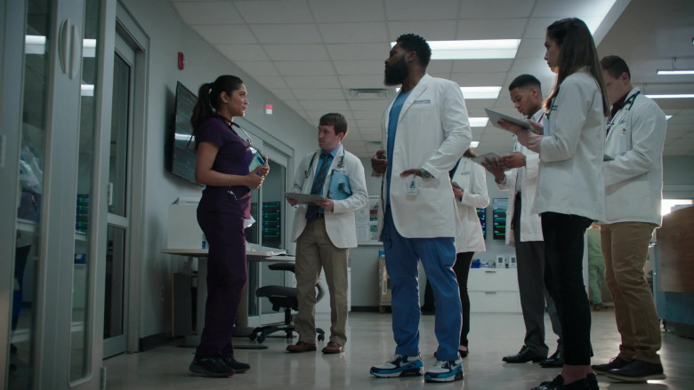 Nike Air Max 90 Sneakers of Malcolm-Jamal Warner as Andre Jeremiah ‘AJ-The Raptor' Austin in The Resident S04E08 (1