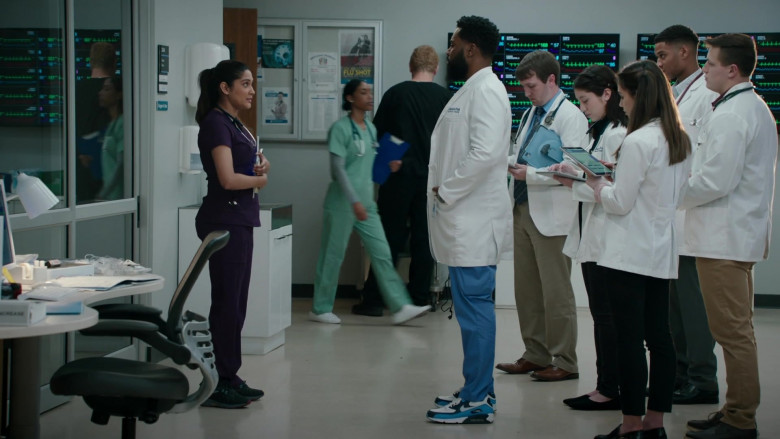 Nike Air Max 90 Sneakers of Malcolm-Jamal Warner as Andre Jeremiah ‘AJ-The Raptor' Austin in The Resident S04E08 (1)