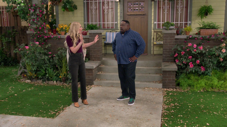 Nike Men's Skate Shoes Worn by Cedric the Entertainer in The Neighborhood S3E11 TV Show (1)