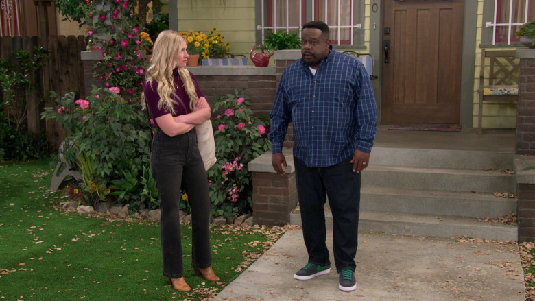 Nike Men's Skate Shoes Worn by Cedric the Entertainer in The Neighborhood S3E11 TV Show (2)