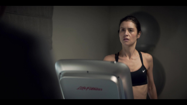Nike Sports Bra of Hannah Ware stars as Rebecca in The One S01E01 (2021)