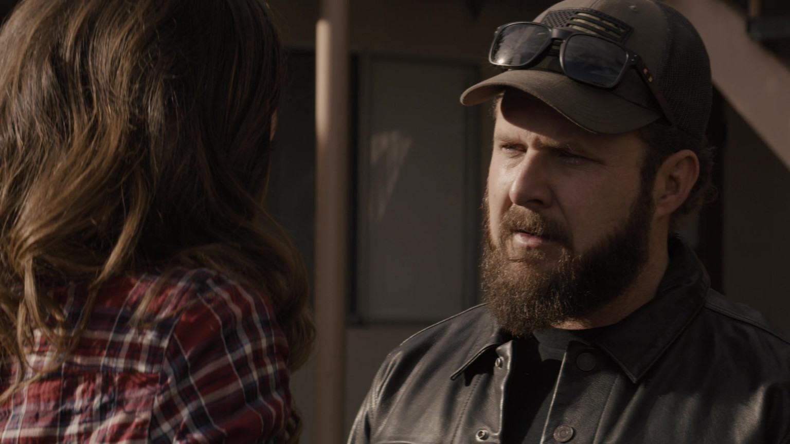 Oakley Men's Sunglasses In SEAL Team S04E08 "Cover For Action" (2021)