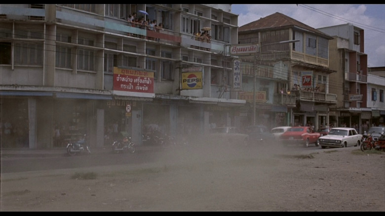 Pepsi & 7UP Signs in The Man with the Golden Gun (1974)