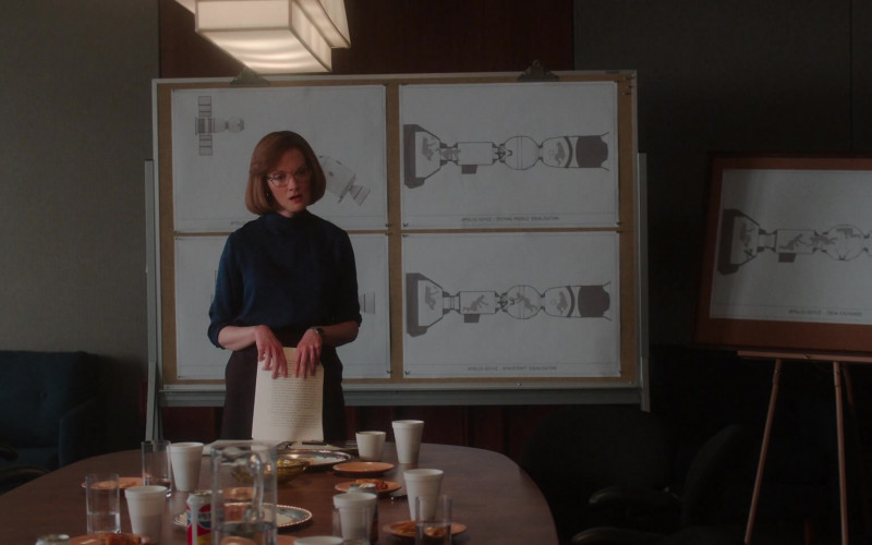 Pepsi Cola Drink on the Table in For All Mankind S02E06 Best-Laid Plans (2021)