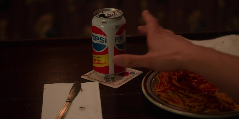 Pepsi Cola Soda Can in For All Mankind S02E04 (5)