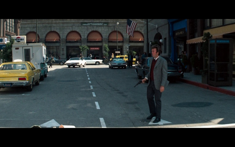 Pepsi Sign in Dirty Harry (1971)