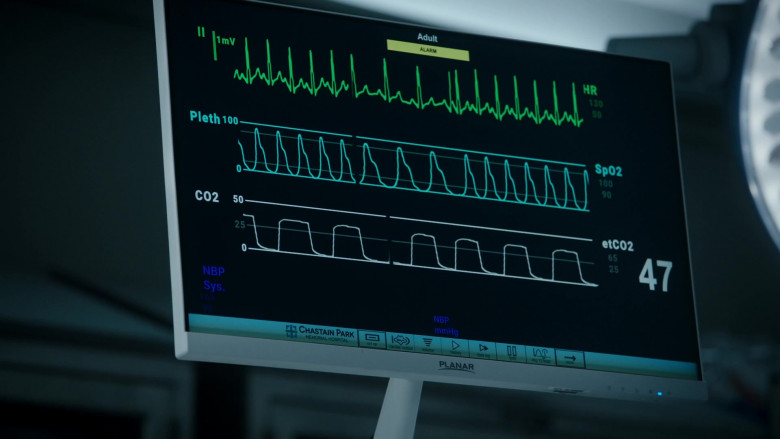 Planar Monitor in The Resident S04E07 (1)