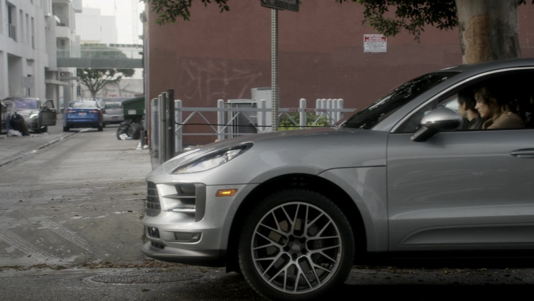 Porsche Macan Car in Station 19 S04E06 TV Show (2)