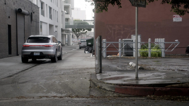Porsche Macan Car in Station 19 S04E06 TV Show (4)