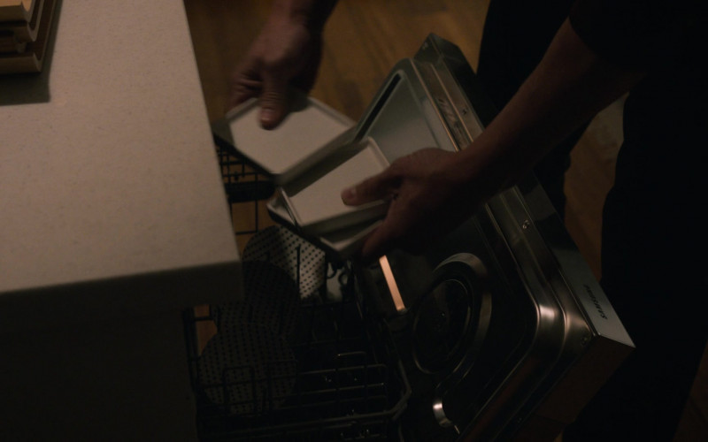 Samsung Dishwasher in This Is Us S05E10 I’ve Got This (2021)