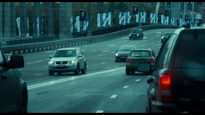 Samsung Galaxy Note flags in A Good Day to Die Hard (2)