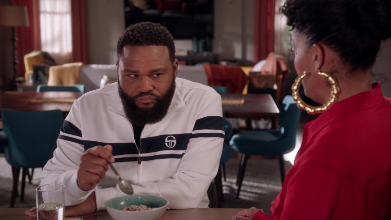Sergio Tacchini Track Jacket of Anthony Anderson as Dre Johnson in Black-ish S07E16 2021 (2)