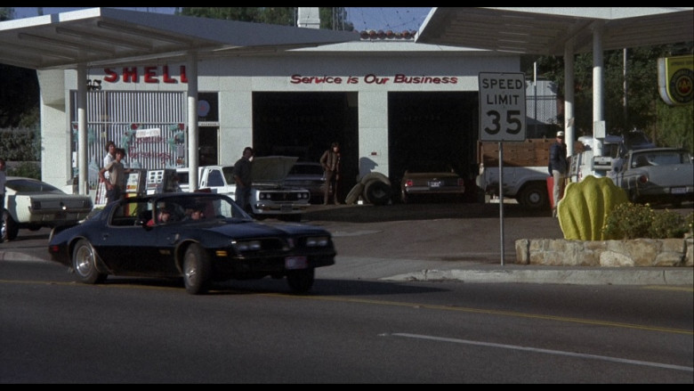 Shell Gas Station in Smokey and the Bandit (1977)