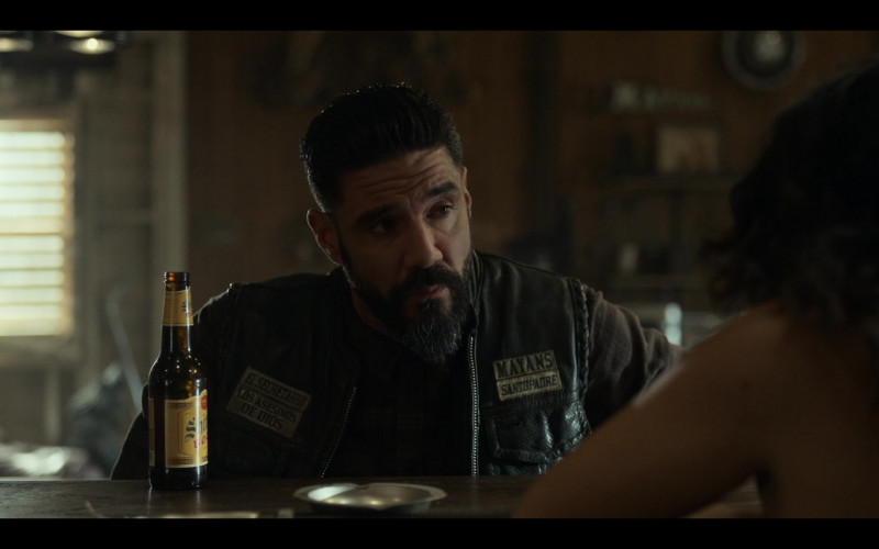 Shiner Bock Beer in Mayans M.C. S03E03 "Overreaching Don't Pay" (2021)