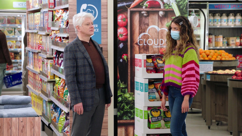 Siete Chips in Superstore S06E13 (2)