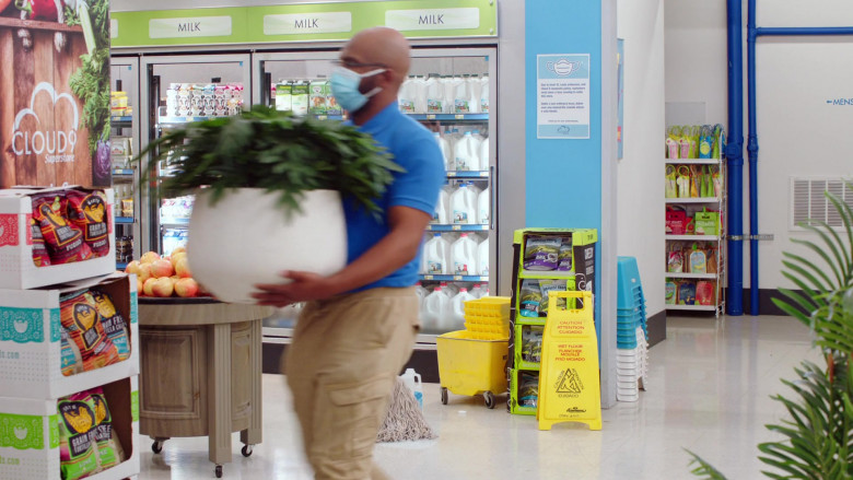 Siete Chips in Superstore S06E14 Perfect Store (2021)