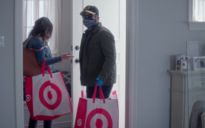 Target Store Bags in A Million Little Things S03E07 (1)