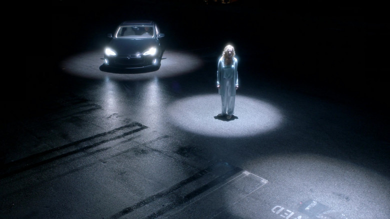 Tesla Electric Car in Grey's Anatomy S17E09 In My Life (2021)