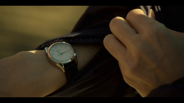 Timex Women's Watch in Mayans M.C. S03E02 The Orneriness of Kings (2021)