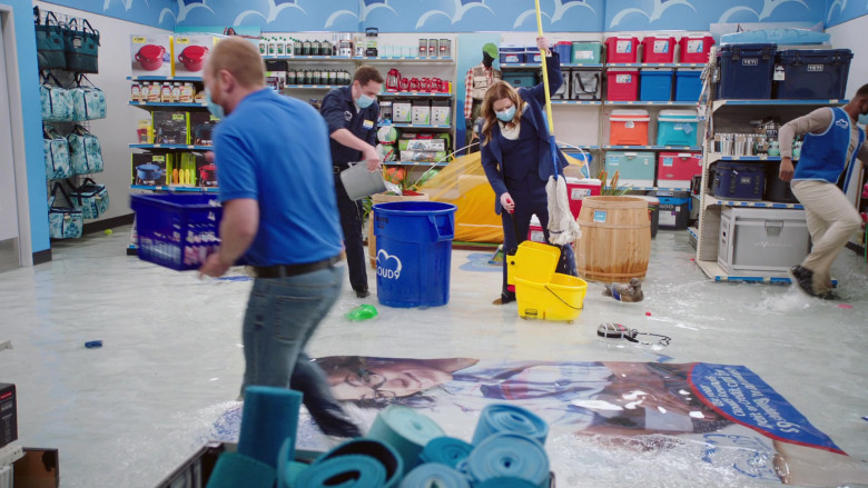 Yeti Coolers in Superstore S06E12 Customer Satisfaction (2021)