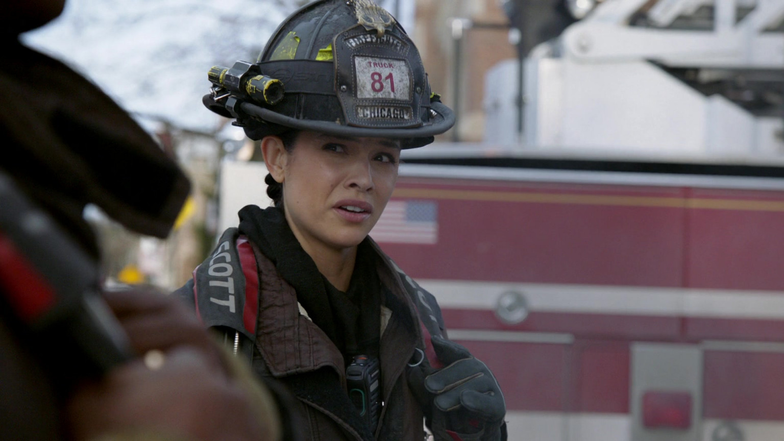 3M Scott Air-Pak SCBA Respiratory Protection In Chicago Fire S09E12 ...