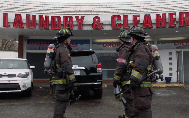 3M Scott Air-Pak SCBA Used by Firefighters in Chicago Fire S09E10 TV Show 2021 (3)